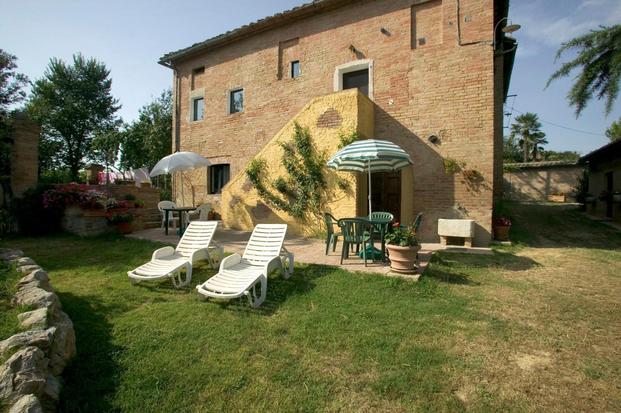 Agriturismo La Grotta Di Montecchino Сієна Екстер'єр фото