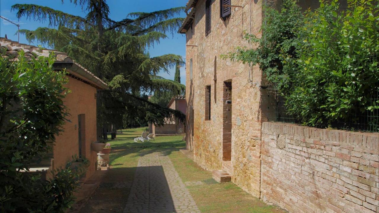 Agriturismo La Grotta Di Montecchino Сієна Екстер'єр фото