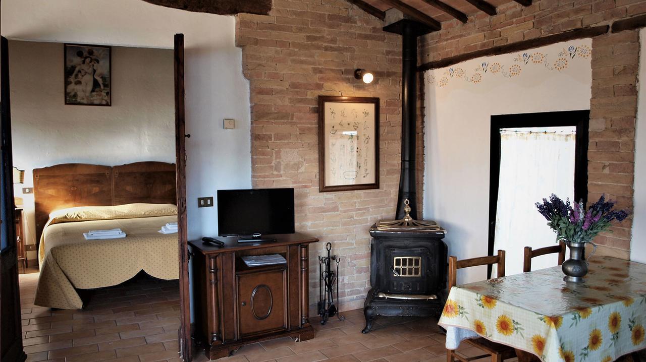 Agriturismo La Grotta Di Montecchino Сієна Екстер'єр фото