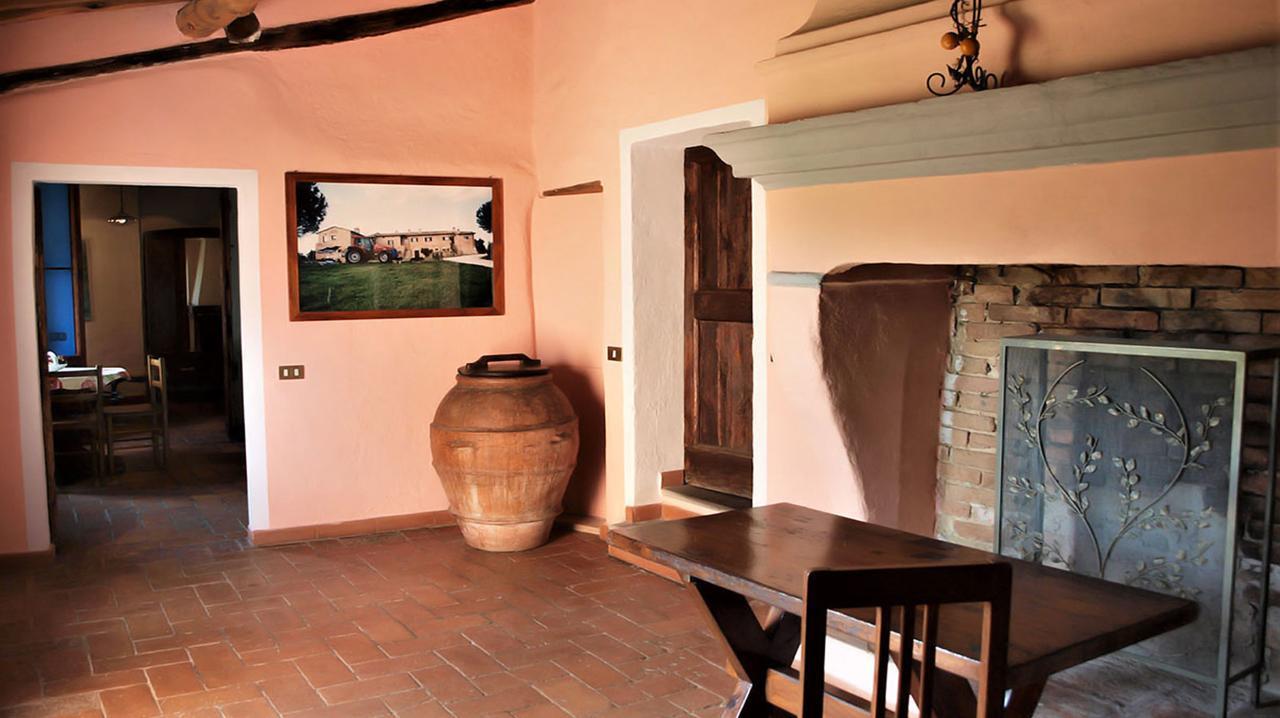 Agriturismo La Grotta Di Montecchino Сієна Екстер'єр фото